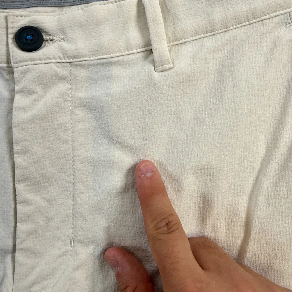 Tommy Bahama Chip Shot Golf Shorts Mens 34 Cream Performance Ripstop Chino